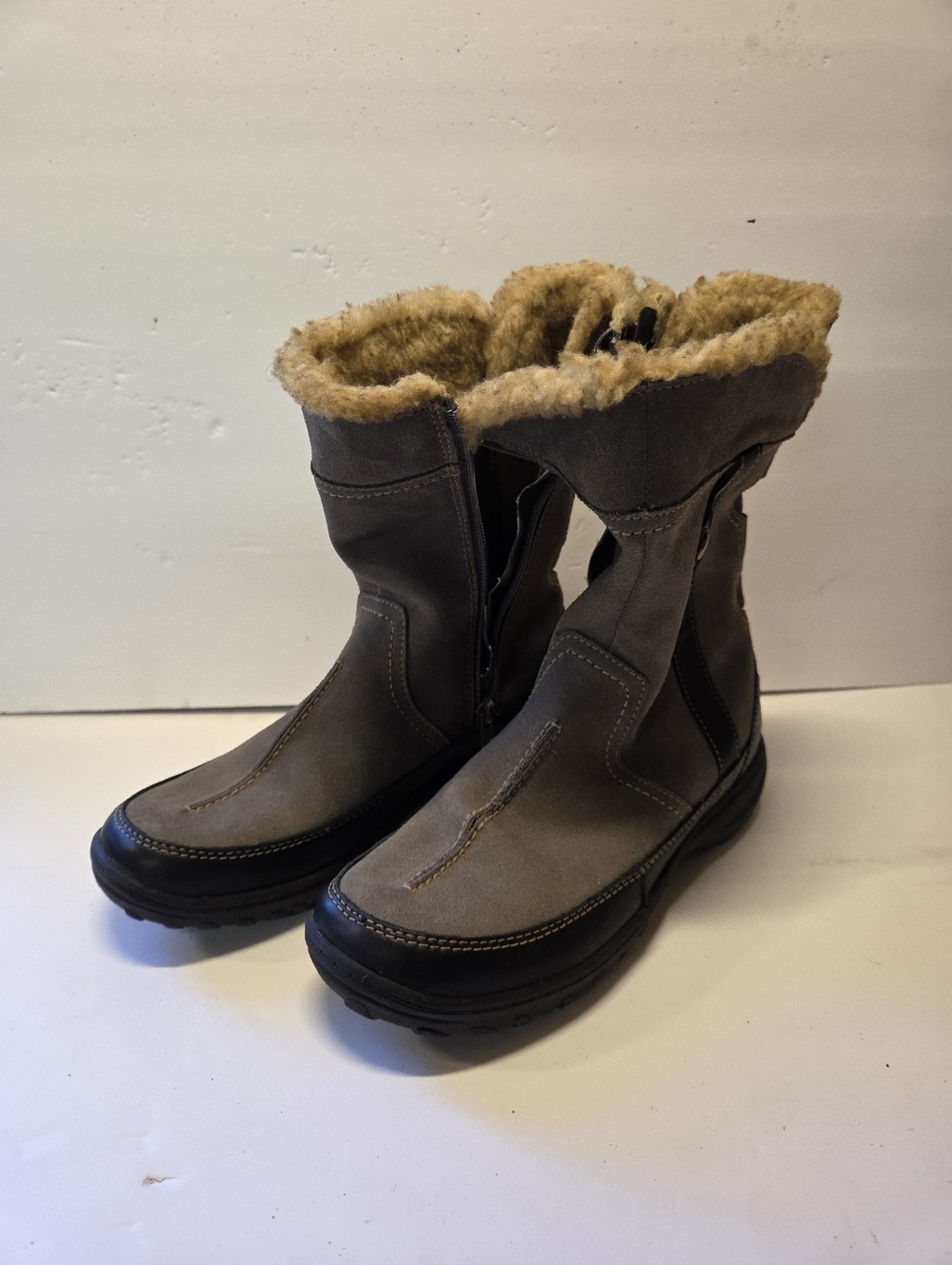 Clark Gray Leather, Zips, Faux Shearling Trim,Ankle Boots, Womens 7M